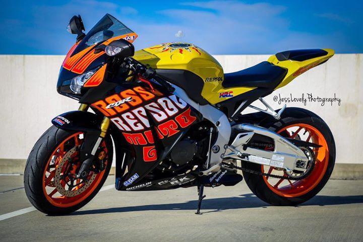 How to Choose the Right Stickers for Your Motorcycle | Stickman Vinyls